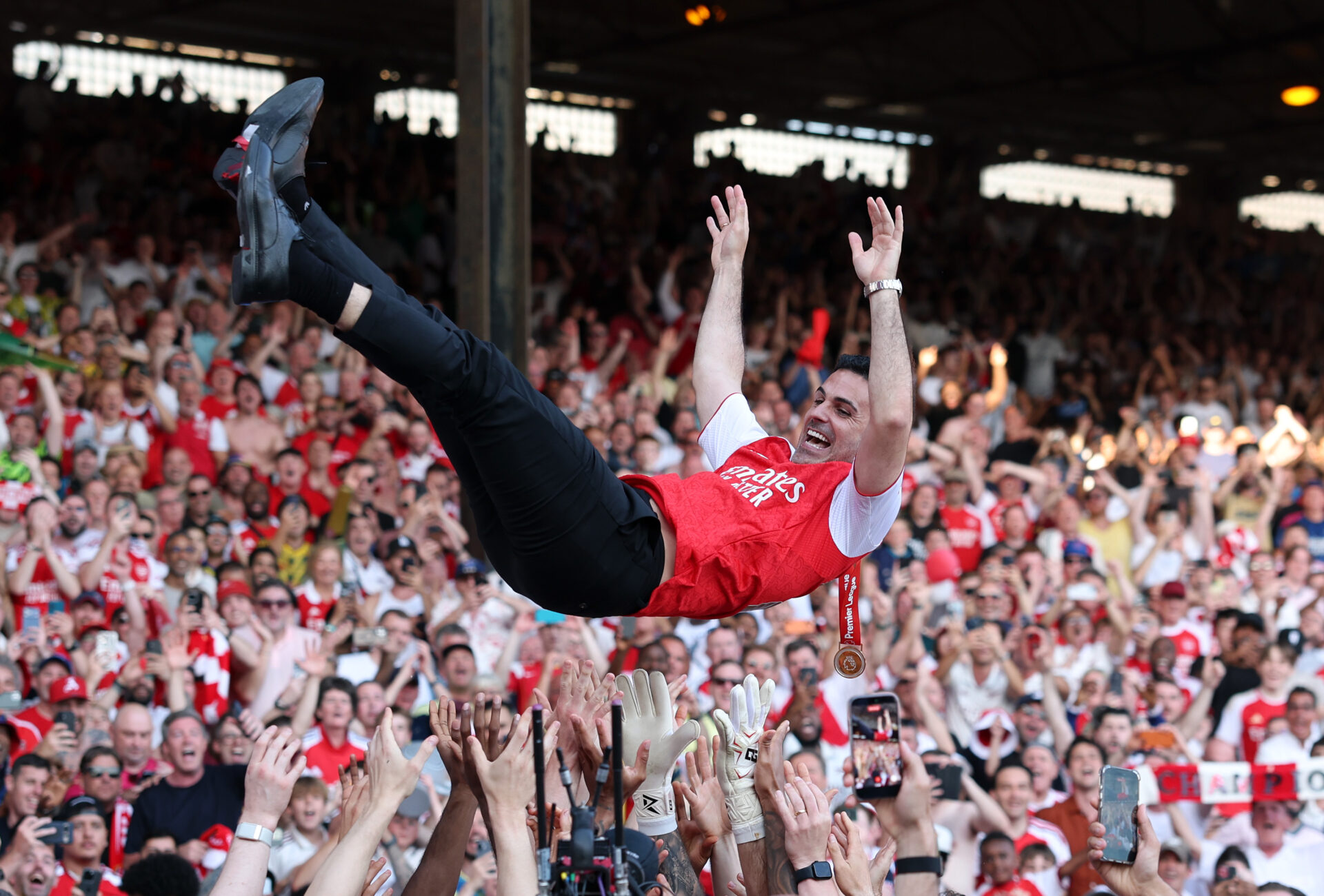 Arteta in the air!